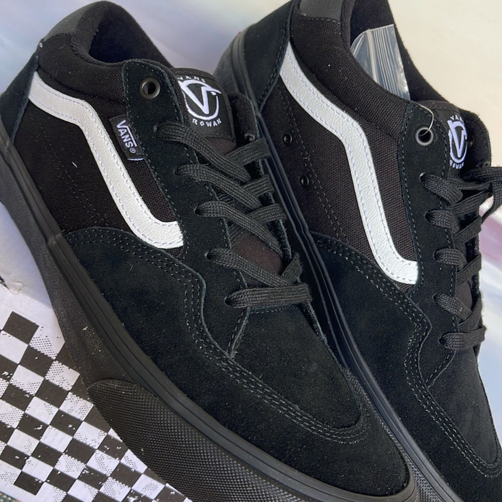 Vans WMNS Rowan
Black/Black/White
VN0A5JICB8C
Sneakers - Picture 14 of 16
